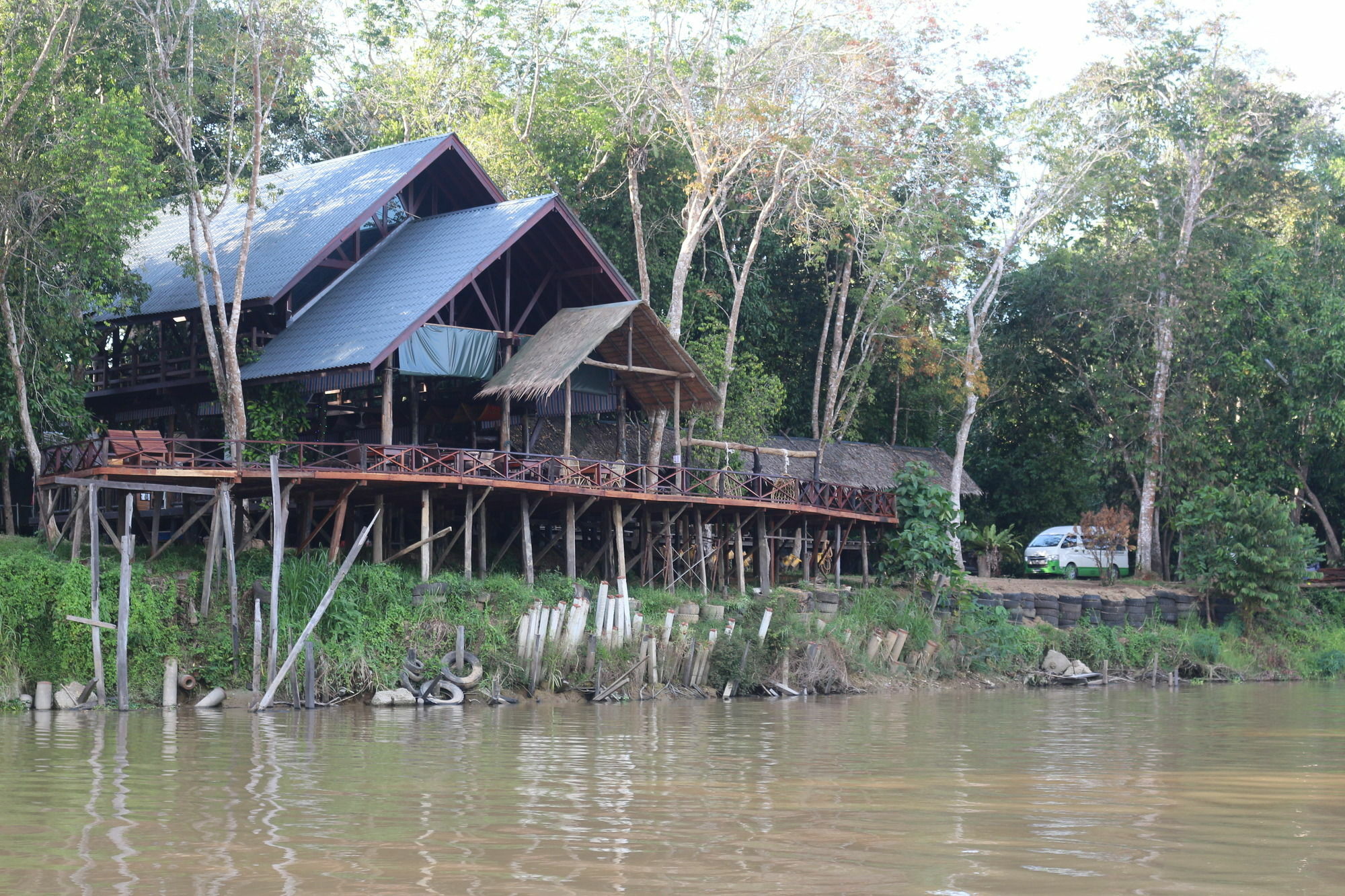 Borneo Natural Sukau Bilit Resort מראה חיצוני תמונה